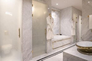 Bathroom - Kaya Izmir Thermal & Convention (Izmir)