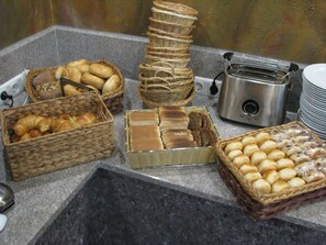 Breakfast buffet - Ferienparadies Mühlenbach (Soltau)
