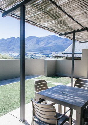 村舍 (Aloe) | 山景