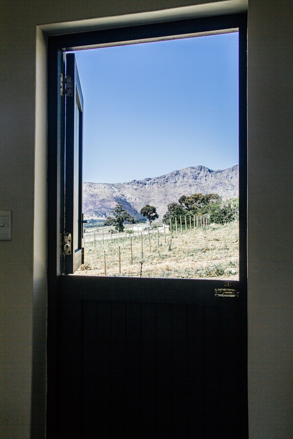 冰箱、微波炉、烤箱、炉灶