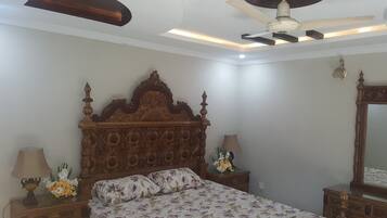 Deluxe Double Room, 1 Katil Raja (King), Smoking | Penyaman udara