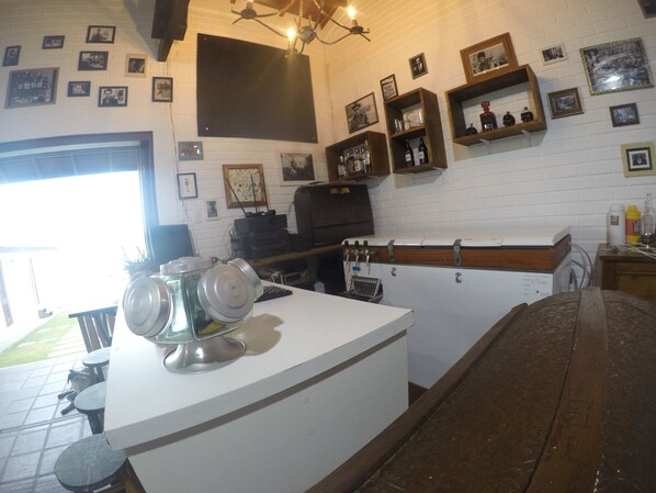 Bar (on property) - On The Road Hostel Lagoa - Adults Only (Florianópolis)