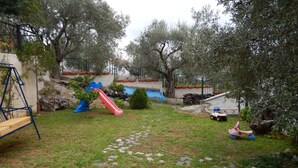 Unclassified image, 2 of 31, button - Argo-Mythos (South Pelion)