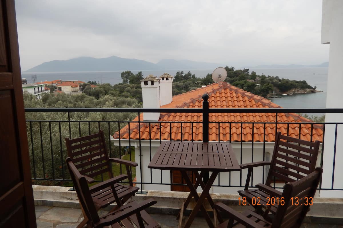 Panoramic House, Accessible | 1 bedroom, Egyptian cotton sheets, premium bedding, down comforters