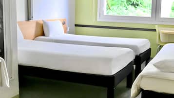Habitación estándar con 2 camas individuales, 2 camas individuales | Escritorio, wifi gratis y ropa de cama