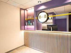 Lobby - B&B HOTEL Schwerin-Süd (Schwerin)