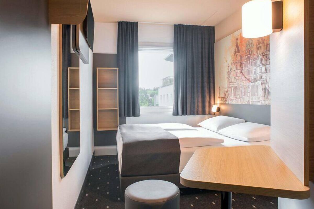 Bureau, chambres insonorisées, Wi-Fi gratuit, draps fournis