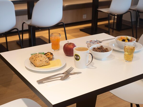 Daily buffet breakfast (EUR 13.9 per person)