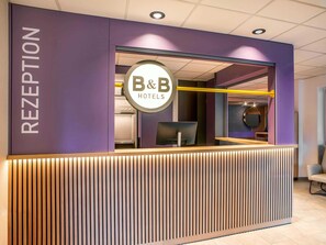 Lobby - B&B HOTEL Schwerin-Süd (Schwerin)