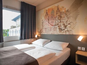 Double Room | 1 bedroom, desk, soundproofing, free WiFi