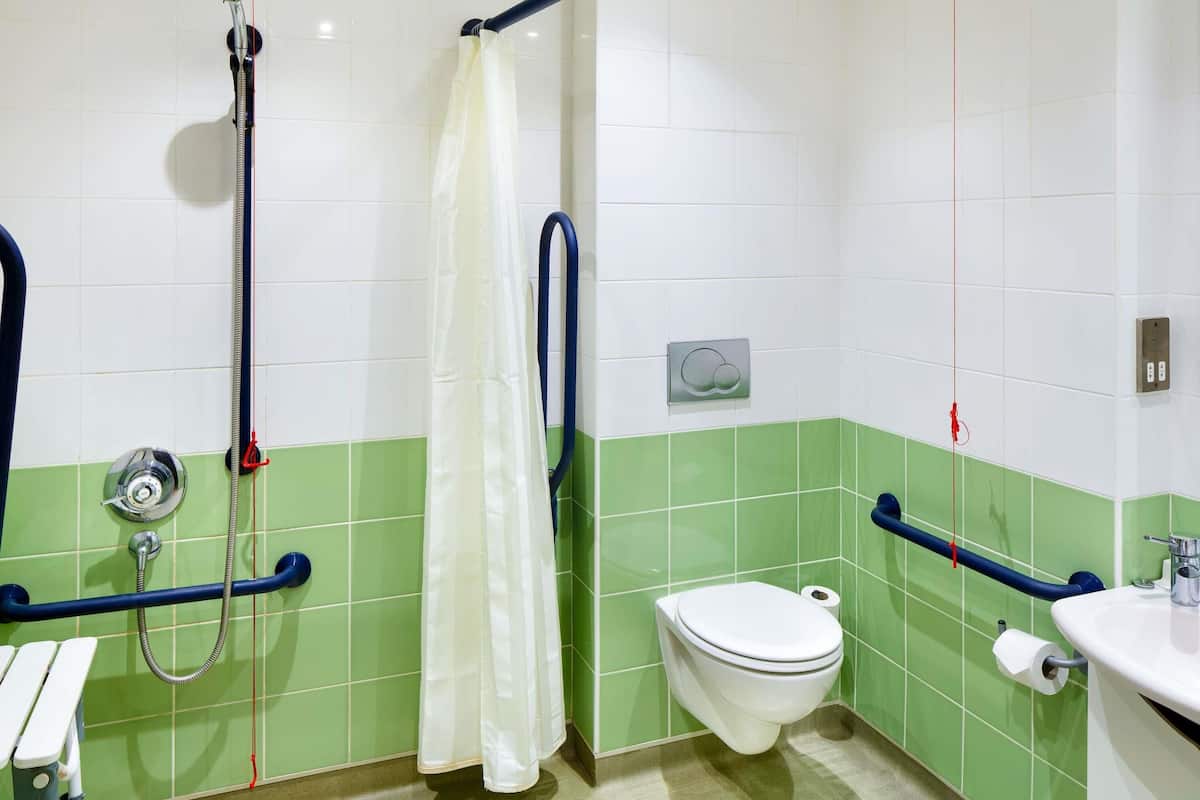 Room, 2 Twin Beds, Accessible (Accessible) | Desk, free WiFi, bed sheets