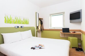 Habitación doble, 1 cama matrimonial | Escritorio, wifi gratis y ropa de cama 