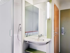 Shower, towels, soap, shampoo