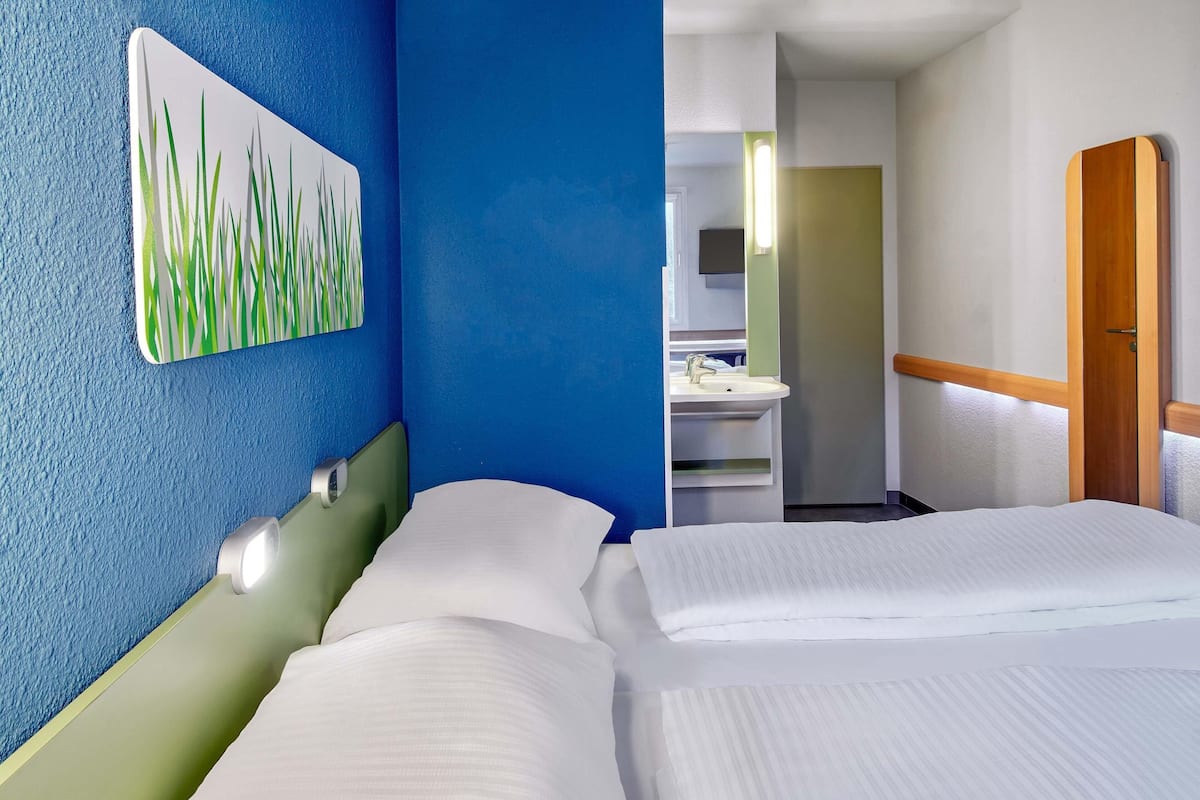 Double Room | Desk, blackout drapes, soundproofing, free WiFi