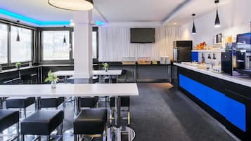 Daily buffet breakfast (EUR 13.9 per person)