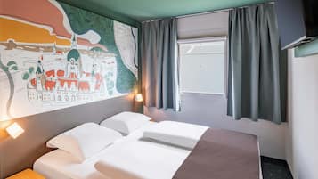 Double Room | Desk, blackout curtains, soundproofing, free WiFi