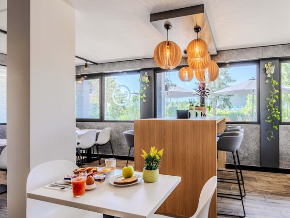 Dining - B&B HOTEL Regensburg-Ost (Regensburg)