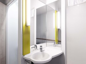 Bureau, rideaux occultants, chambres insonorisées, Wi-Fi gratuit