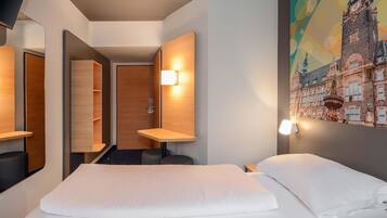 Doppelzimmer | Schreibtisch, Verdunkelungsvorhänge, schallisolierte Zimmer