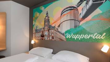 Double Room | Desk, blackout curtains, soundproofing, free WiFi