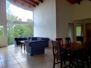 Luxury Penthouse, 3 Bedrooms, Kitchen | Living room