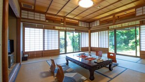 Tradisjonelt rom (Japanese Style, with 12 Tatami Mats)