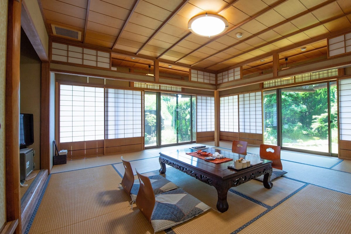 Quarto tradicional (Japanese Style, with 12 Tatami Mats) | Frigobar (abastecido com alguns itens grátis), Wi-Fi de cortesia
