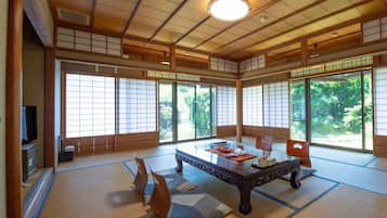 Japanese Style Room with 12 Tatami Mats | Free minibar items, free WiFi
