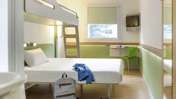 Habitación, 1 cama doble, accesible para personas con discapacidad | Sistema de insonorización, wifi gratis, ropa de cama