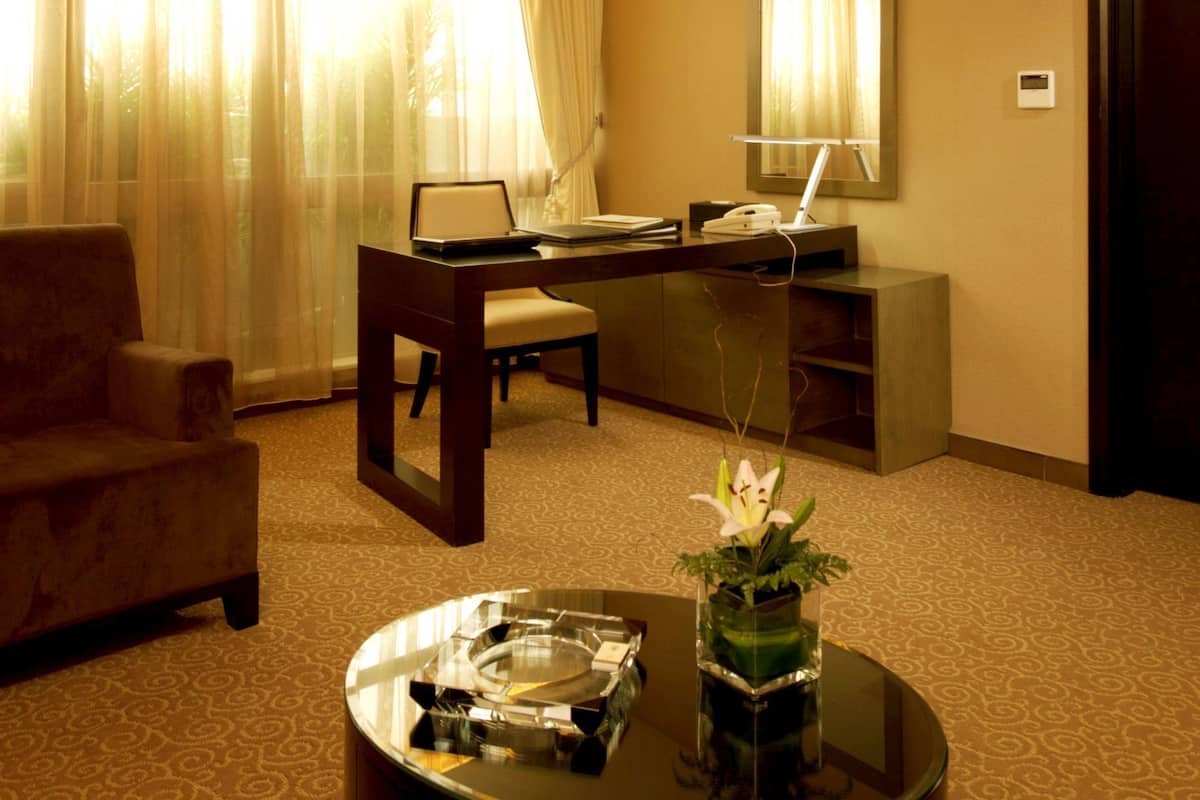 Superior Suite | Langsir/tirai gelap terus, seterika/papan seterika, Wi-fi percuma