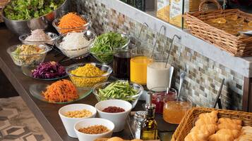 Tägliches Frühstücksbuffet (1870 JPY pro Person)