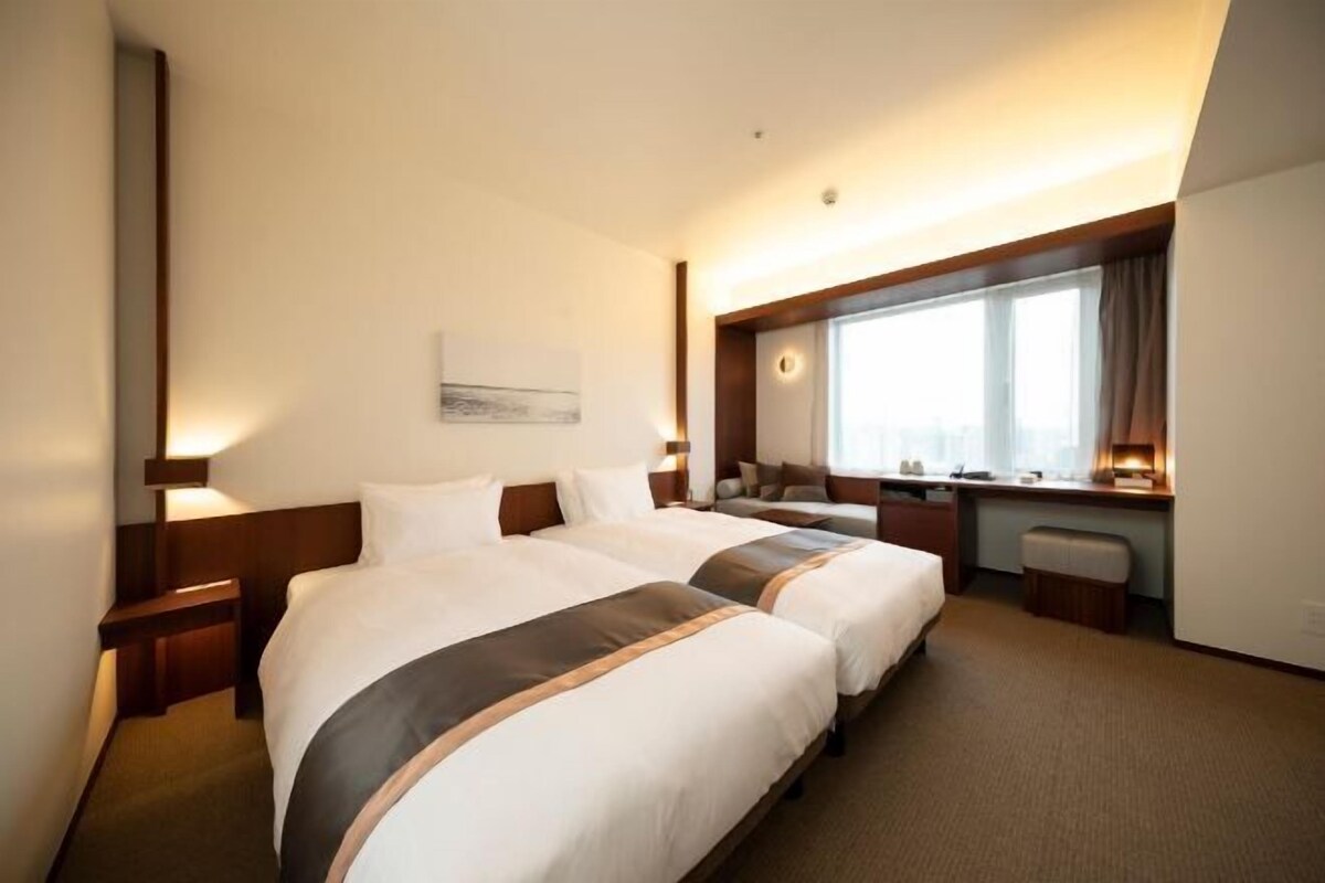 Down duvets, in-room safe, blackout curtains