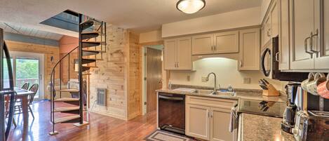 Coffee/tea maker, fridge, microwave, stovetop