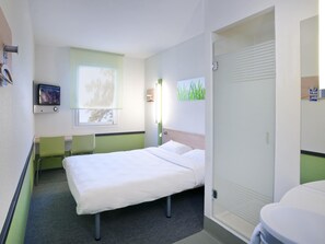 Standard Double Room, 1 Double Bed | Desk, free WiFi, bed sheets - ibis budget Torun (Torun)