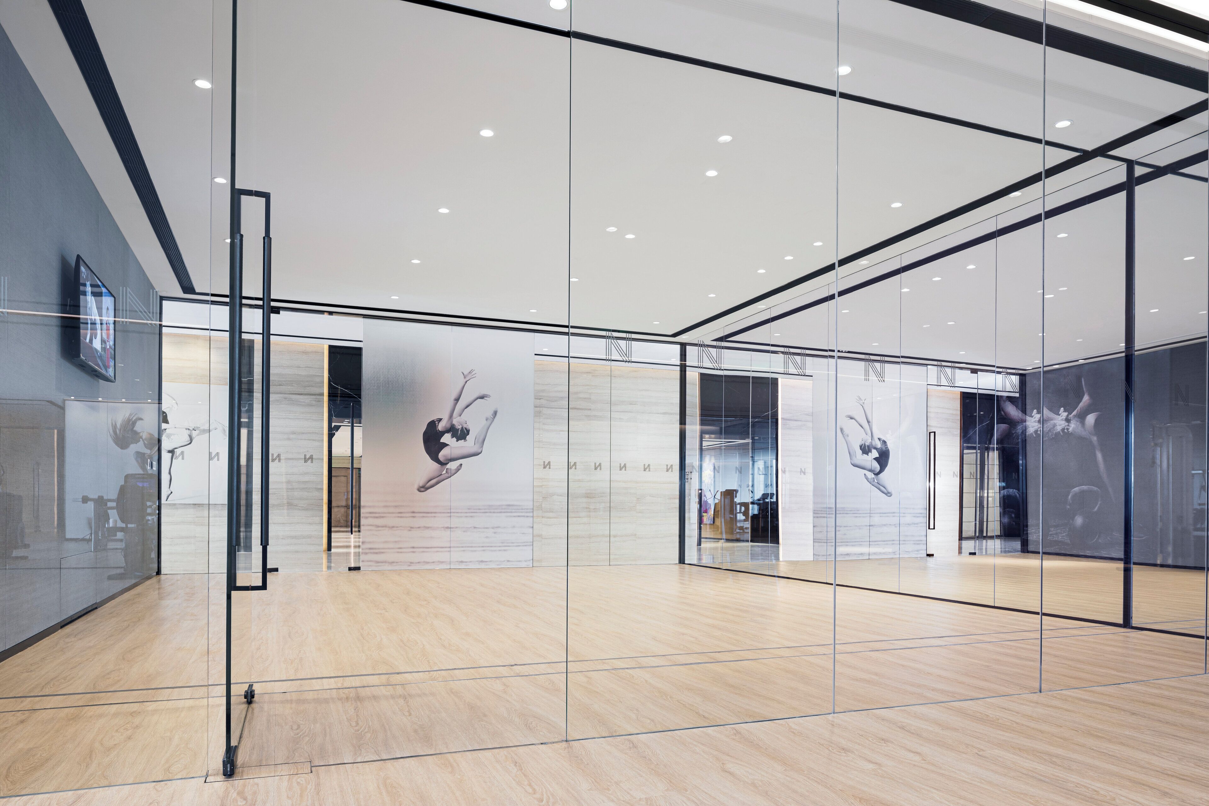 1 bedroom, premium bedding, down duvets, minibar