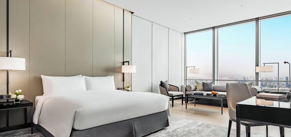 1 多间卧室、高档床上用品、羽绒被、迷你吧