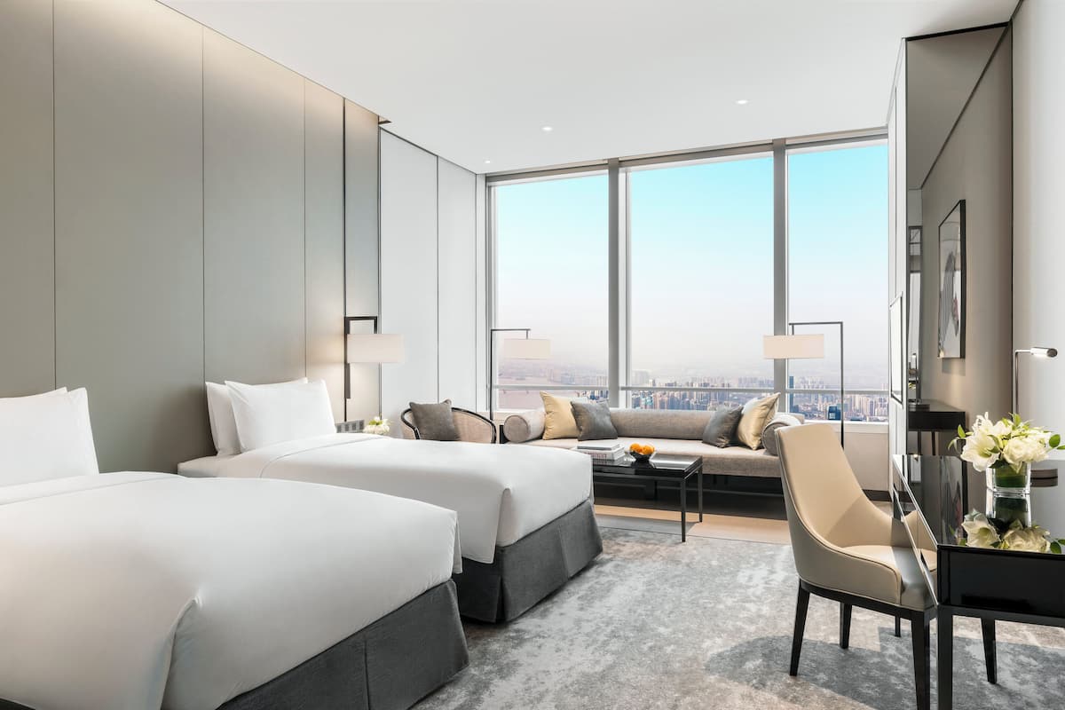 1 bedroom, premium bedding, down duvets, minibar