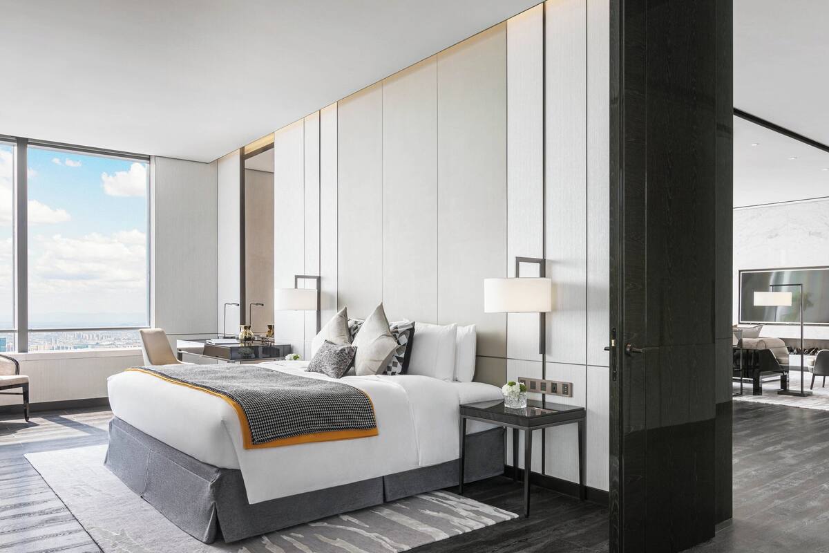 1 bedroom, premium bedding, down duvets, minibar