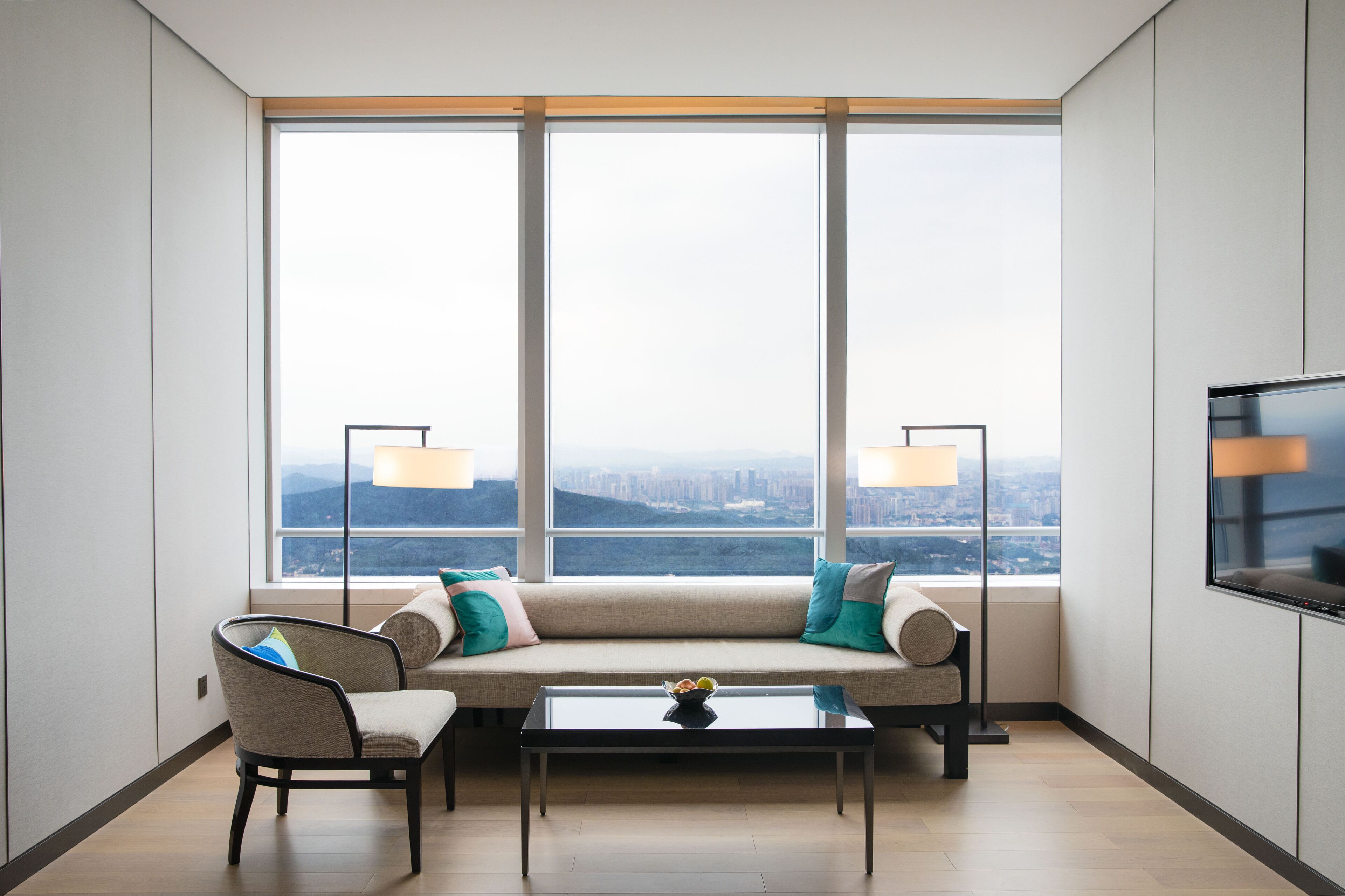 1 bedroom, premium bedding, down duvets, minibar