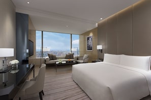 1 bedroom, premium bedding, down comforters, minibar
