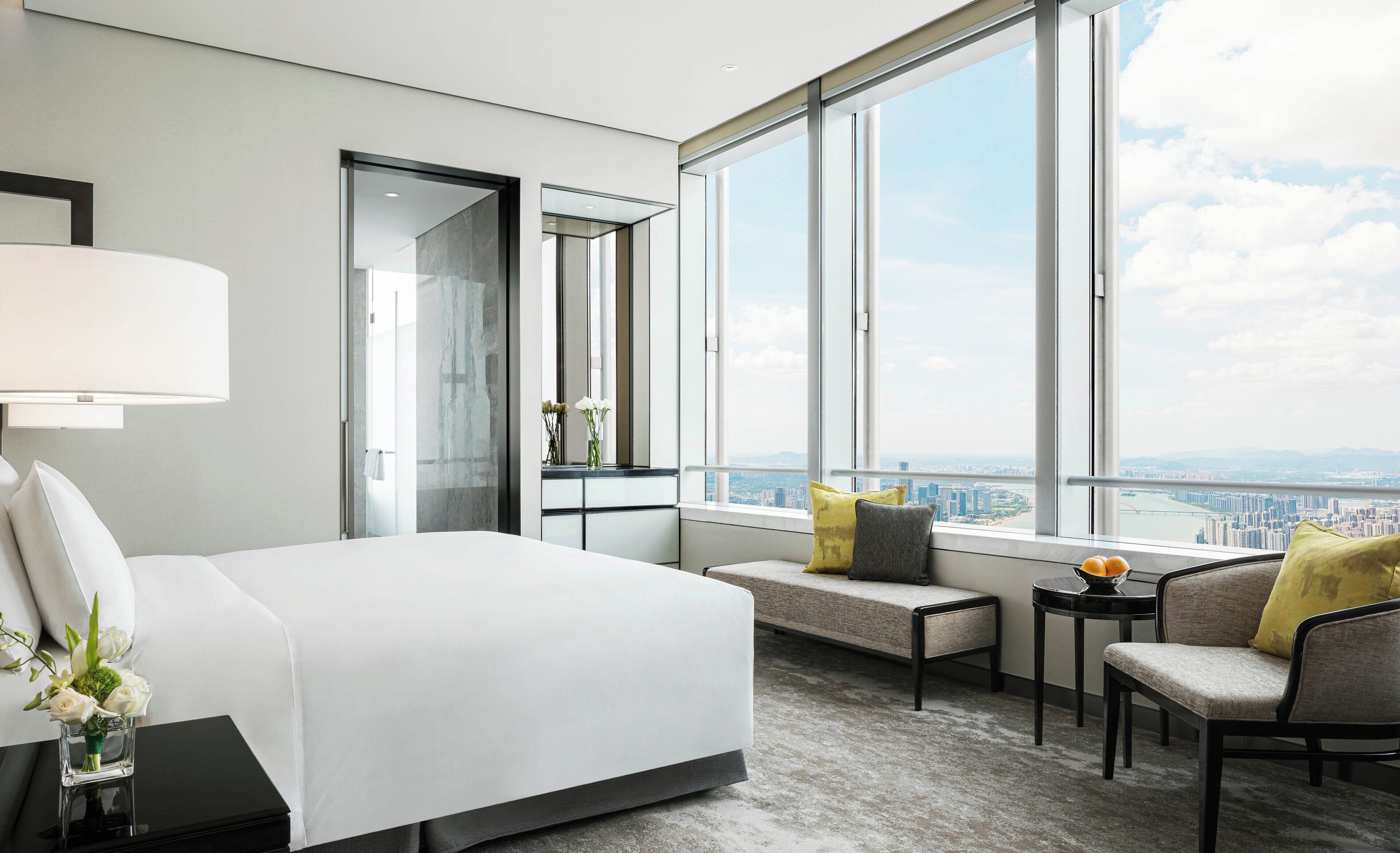 1 bedroom, premium bedding, down duvets, minibar