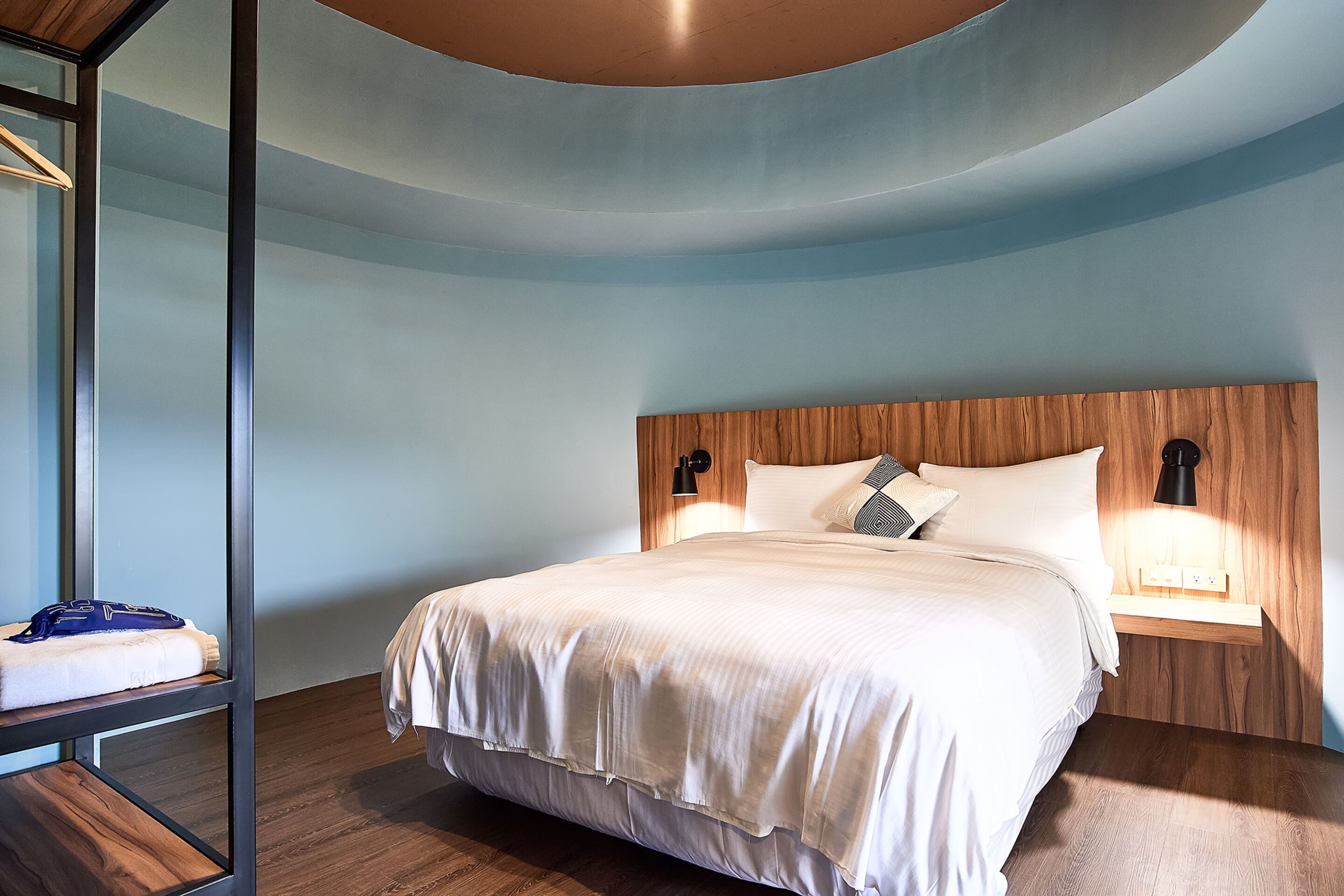 Suite Deluxe, 2 habitaciones, para no fumadores, vista a la ciudad | Espacio para trabajar con laptop, cortinas blackout y wifi gratis 
