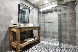 Deluxe Suite, 2 Bedrooms, Non Smoking, City View | Laptop workspace, blackout drapes, free WiFi, bed sheets - Hotel de Trianon (Taitung)