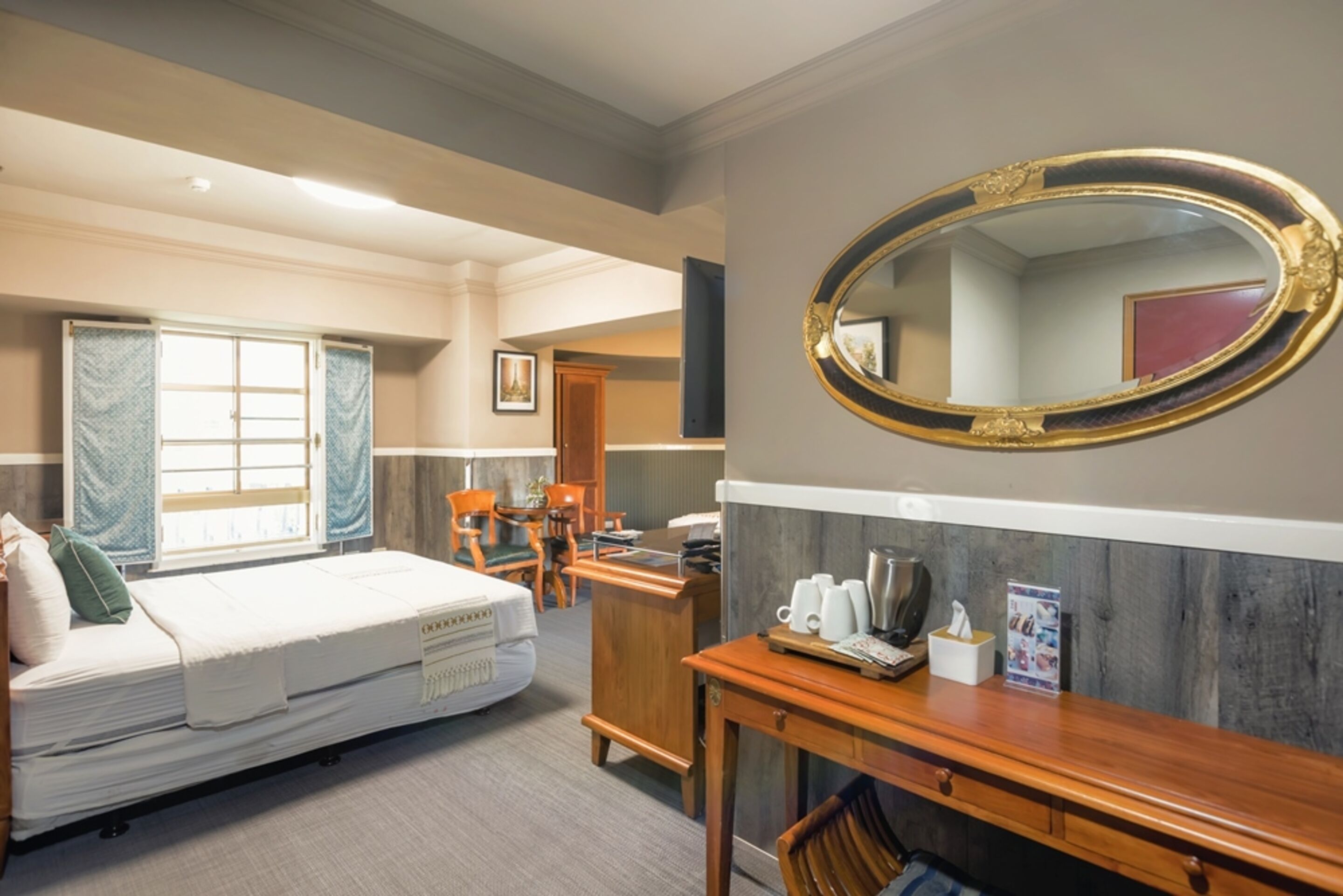 1 bedroom, laptop workspace, blackout curtains, free wifi