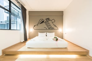 Deluxe Double or Twin Room, Non Smoking | In-room safe, desk, blackout drapes, iron/ironing board