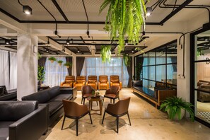 ロビー応接スペース