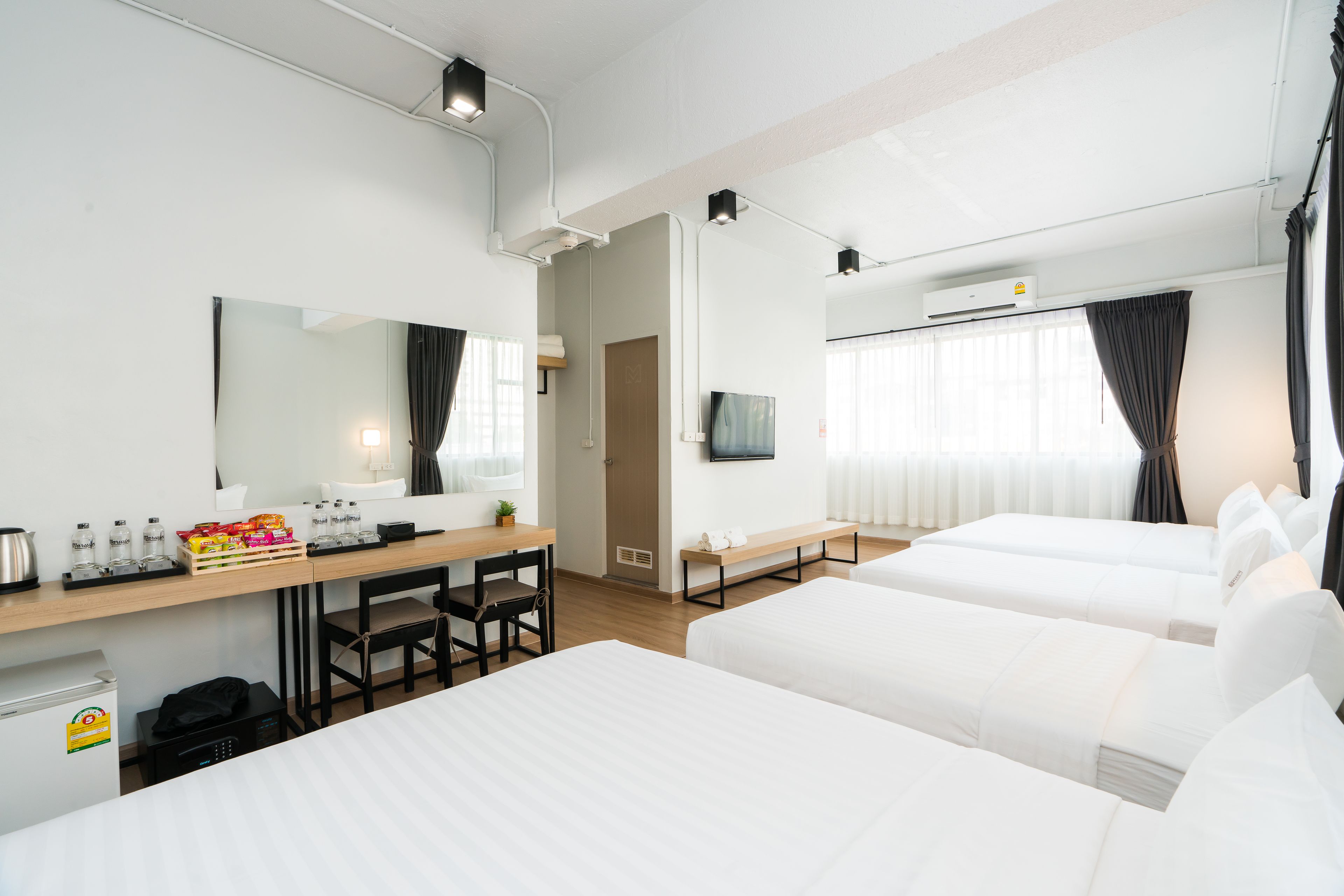 family room, non smoking | in-room safe, desk, blackout curtains, iron/ironing board