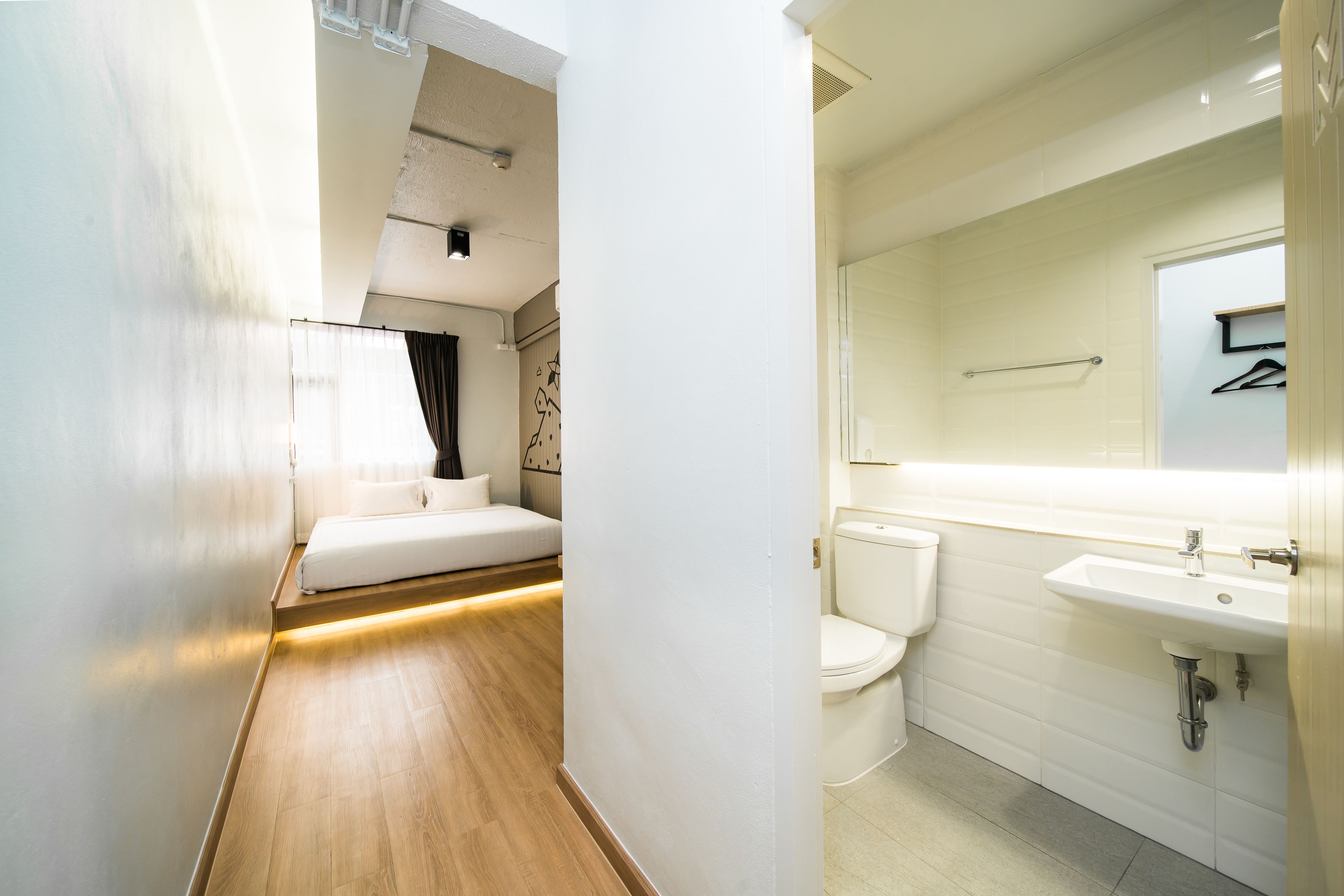 superior double or twin room | bathroom | shower, free toiletries, hair dryer, slippers