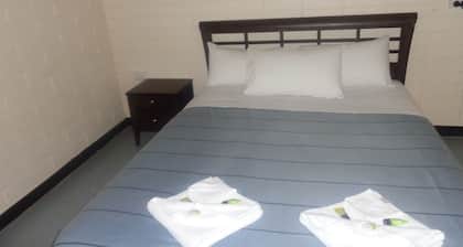 Adelaide Travellers Inn Hindley Street - Hostel