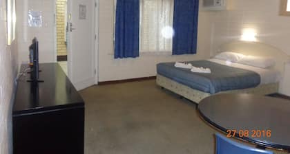 Adelaide Travellers Inn Hindley Street - Hostel